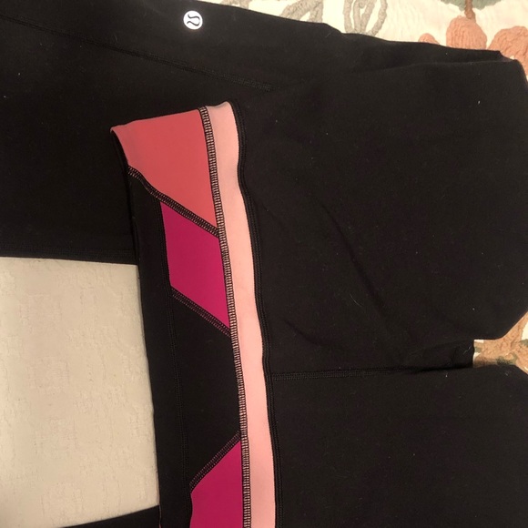 Size 8 lululemon reversible Groove pants - Picture 4 of 4